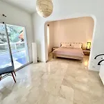 Beachside 4-bedroom With Pool Hotel