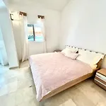 Beachside 4-bedroom With Pool 4*