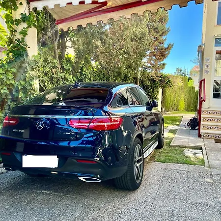 מלון Beachside 4-bedroom With Pool אליקאנטה