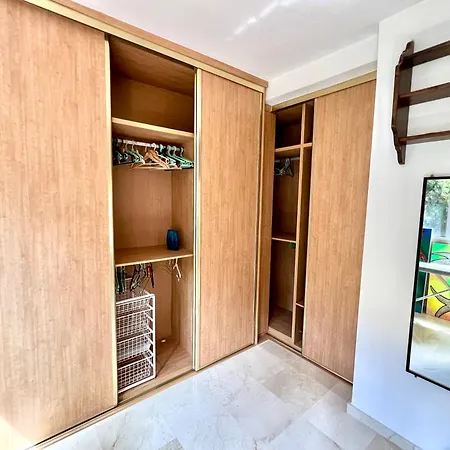 מלון Beachside 4-bedroom With Pool אליקאנטה