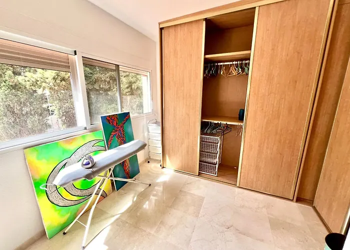 Beachside 4-bedroom With Pool אליקאנטה
