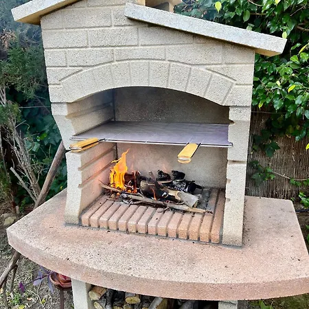 Beachside 4-bedroom With Pool 4*