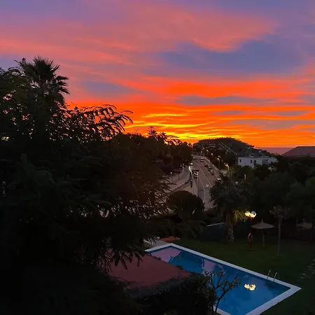 Beachside 4-bedroom With Pool 4*