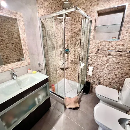 Beachside 4-bedroom With Pool 4*